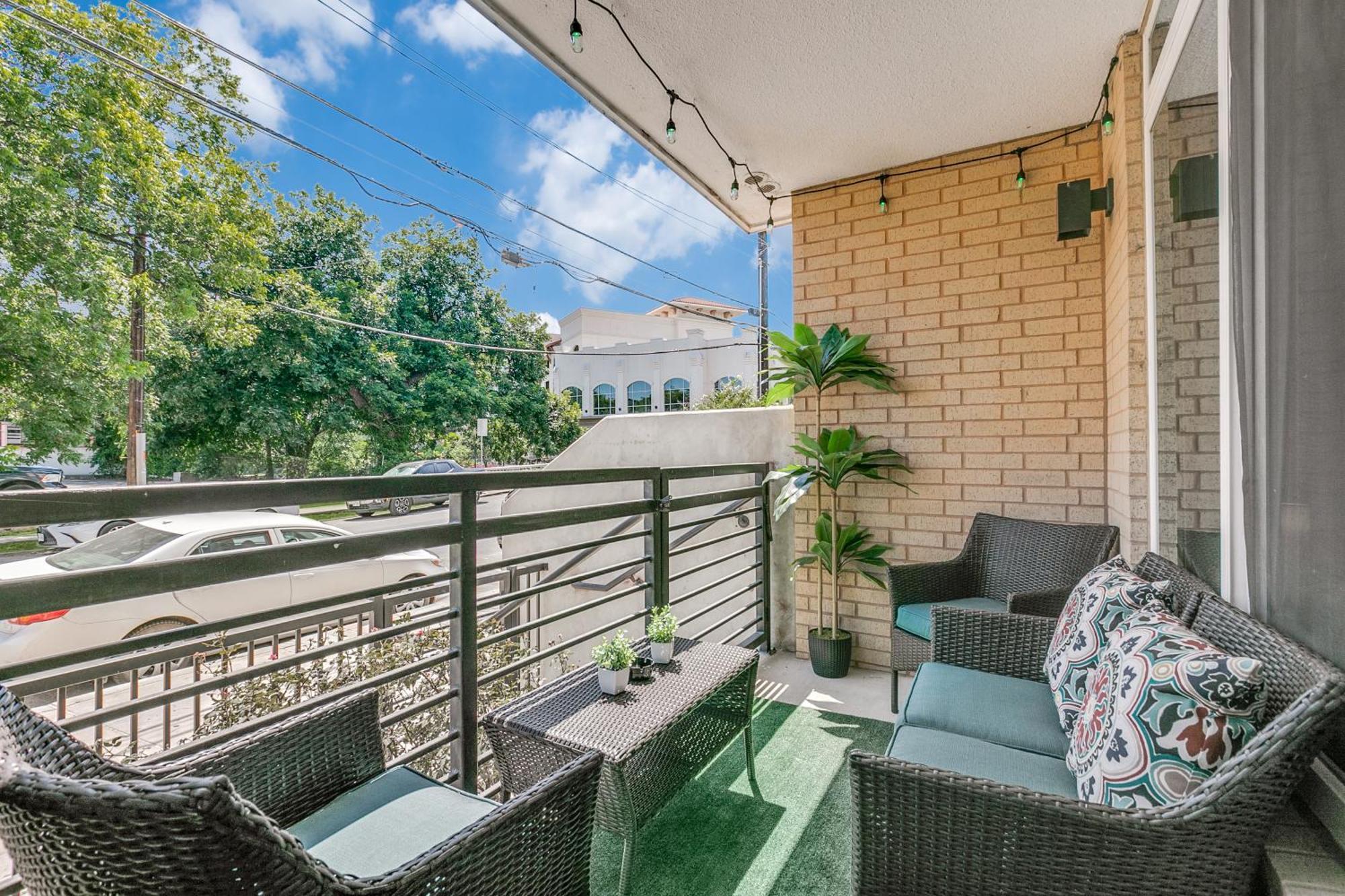 Lush Downtown Condo On Riverwalk W King Ste, Free Parking, Pet Friendly, Centrally Located On Riverwalk Σαν Αντόνιο Εξωτερικό φωτογραφία